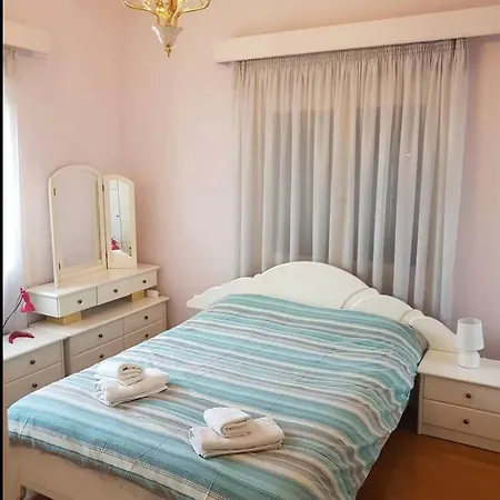 Beautiful In The Center Of Trikala. Apartment *